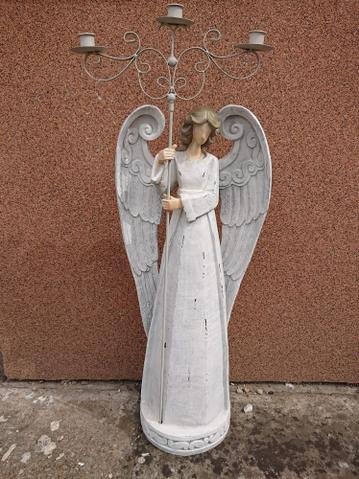 Anděl poly šedý s trojsvícnem - Svícny a lucerny