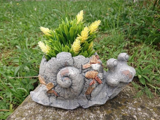 Obal šnek s kamínky - Polystonové a keramické figurky