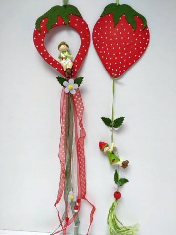Závěs jahoda 2 druhy - Jarní dekorace z přírodních materiálů, velikonoční tradiční figurky a zvířátka, kuřátka, velikonoční zajíček, beránek, jarní umělé květiny