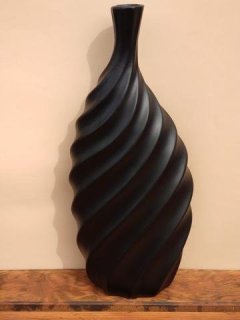 Váza černá 42cm Vázy