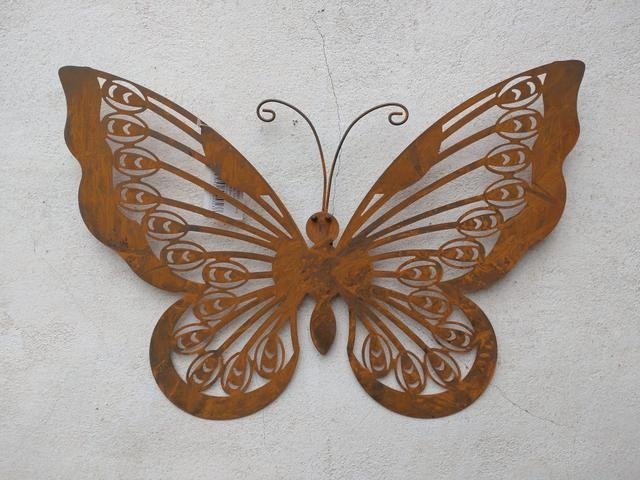 Motýl plechový rezavý závěsný - umělé květiny