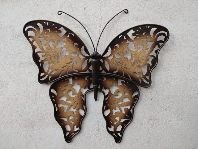 Motýl kov hnědobéžový větší - umělé květiny