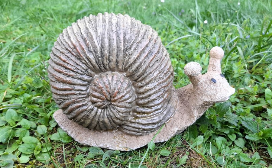 Šnek polyston šedý - Polystonové a keramické figurky